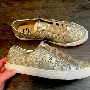 GUESS Fashion Sneakers Sparkle Glitter Gold NWOT Sz 9